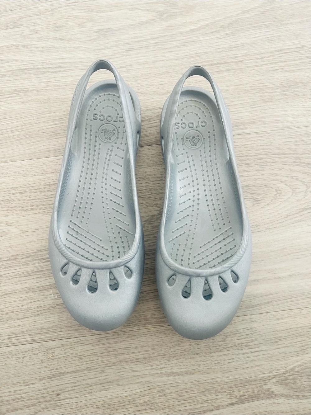 CROCS US 8 Women MALINDI BALLET SLING BACK FLAT Shoes Silver Gray Good Condition